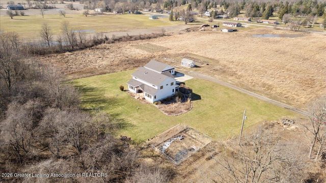 10875 N Royston Road, Grand Ledge, MI 48837