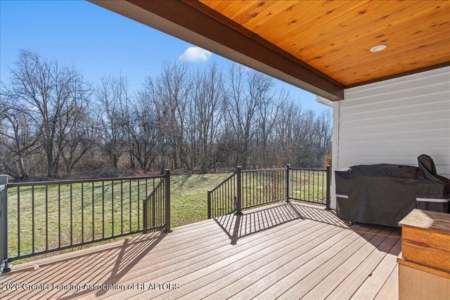 10875 N Royston Road, Grand Ledge, MI 48837