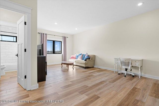 10875 N Royston Road, Grand Ledge, MI 48837