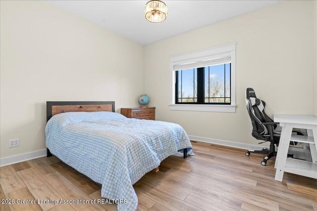 10875 N Royston Road, Grand Ledge, MI 48837