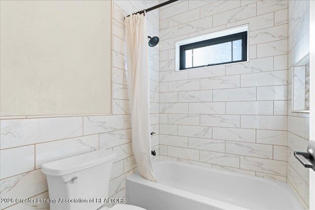 10875 N Royston Road, Grand Ledge, MI 48837