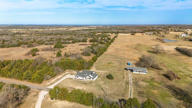 4700 County Road 1040, Celeste, TX 75423