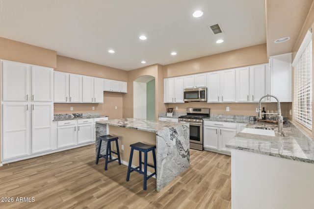 17462 W YAVAPAI Street, Goodyear, AZ 85338