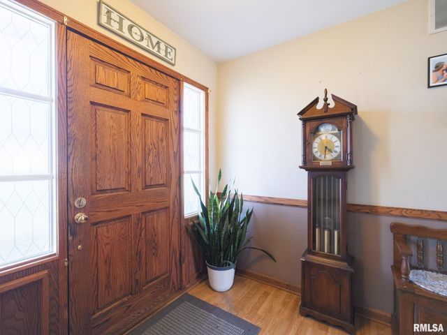 1930 Saint Clair Drive, Pekin, IL 61554