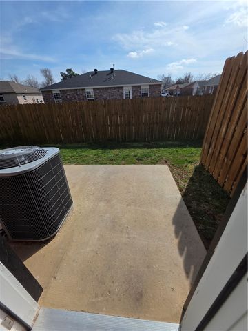 2302 SE Jayel Terrace 3, Bentonville, AR 72712