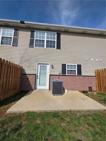 2302 SE Jayel Terrace 3, Bentonville, AR 72712