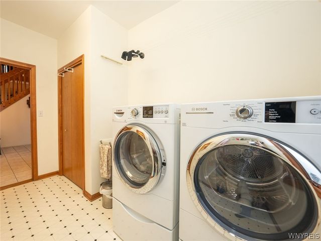 4892 Eastbrooke Place, Clarence, NY 14221