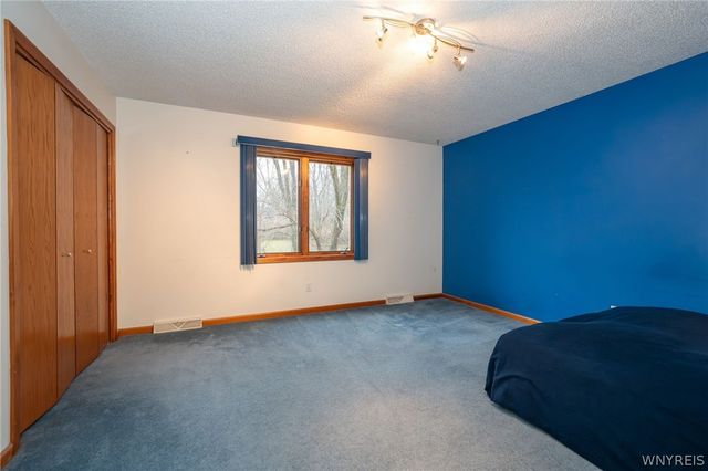 4892 Eastbrooke Place, Clarence, NY 14221