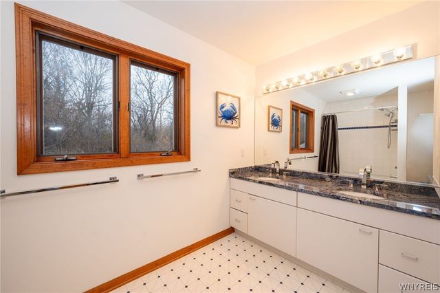 4892 Eastbrooke Place, Clarence, NY 14221