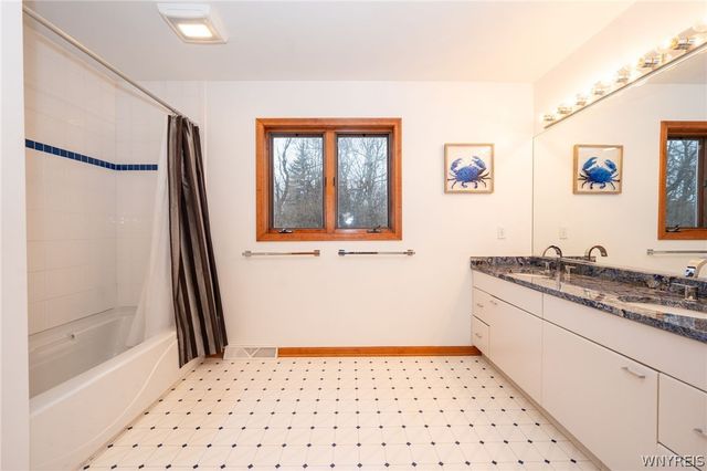 4892 Eastbrooke Place, Clarence, NY 14221