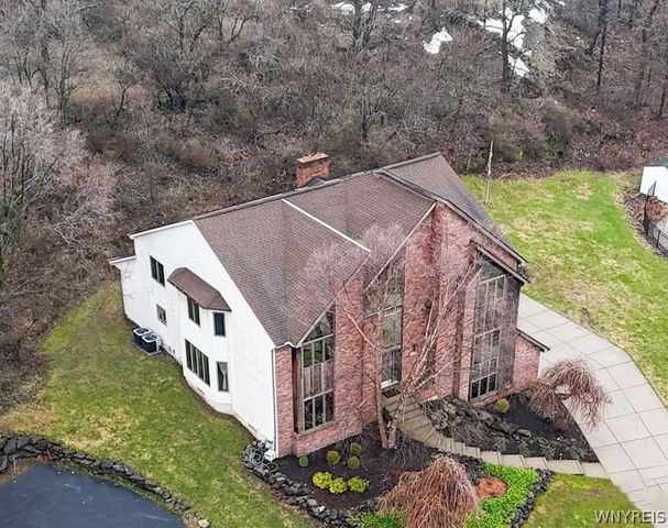 4892 Eastbrooke Place, Clarence, NY 14221