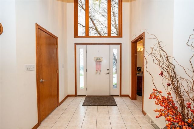 4892 Eastbrooke Place, Clarence, NY 14221