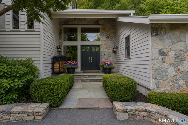 9 Green Lane, Ridgefield, CT 06877