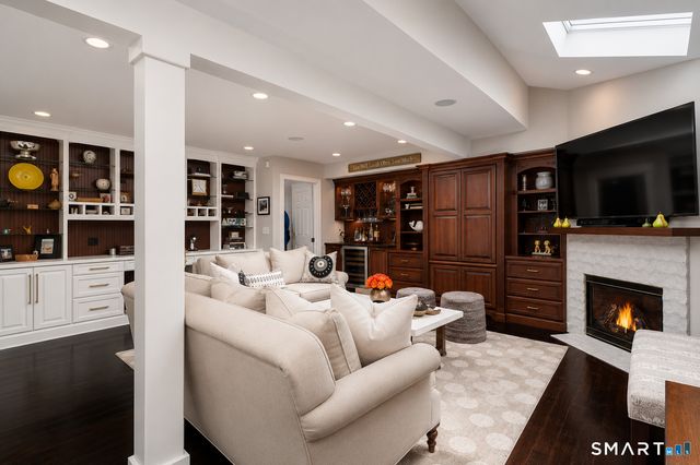 9 Green Lane, Ridgefield, CT 06877