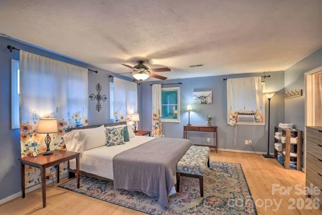 553 Deep Gap Road, Sylva, NC 28779