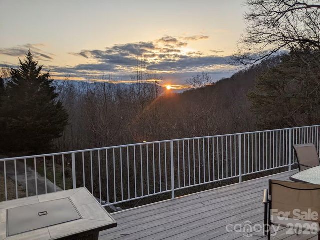 553 Deep Gap Road, Sylva, NC 28779