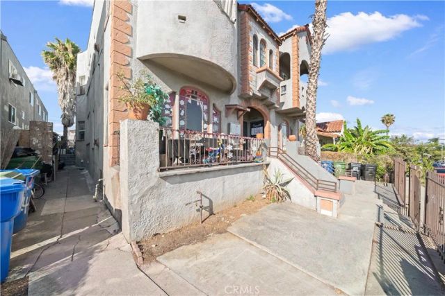 2441 Fairmount, Los Angeles, CA 90033