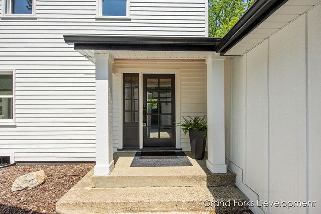 101 Carl Drive Ne, Ada Twp, MI 49301