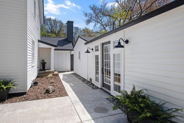 101 Carl Drive Ne, Ada Twp, MI 49301