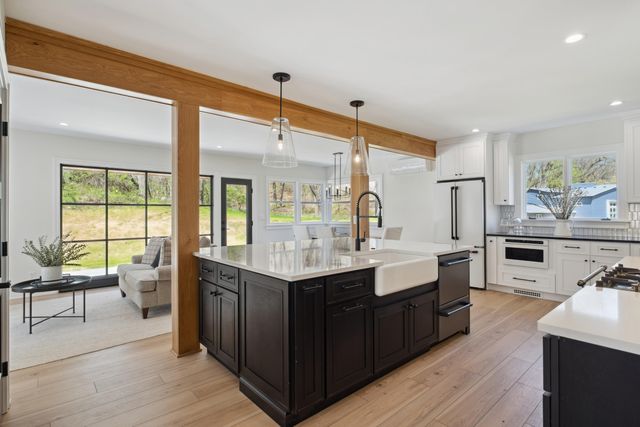 101 Carl Drive Ne, Ada Twp, MI 49301