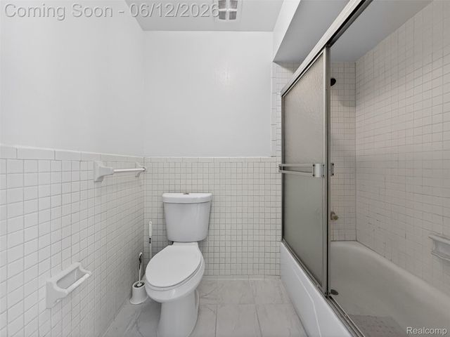2449 Mulberry Square 32, Bloomfield Hills, MI 48302
