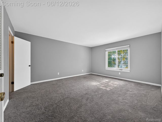 2449 Mulberry Square 32, Bloomfield Hills, MI 48302