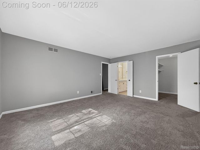 2449 Mulberry Square 32, Bloomfield Hills, MI 48302
