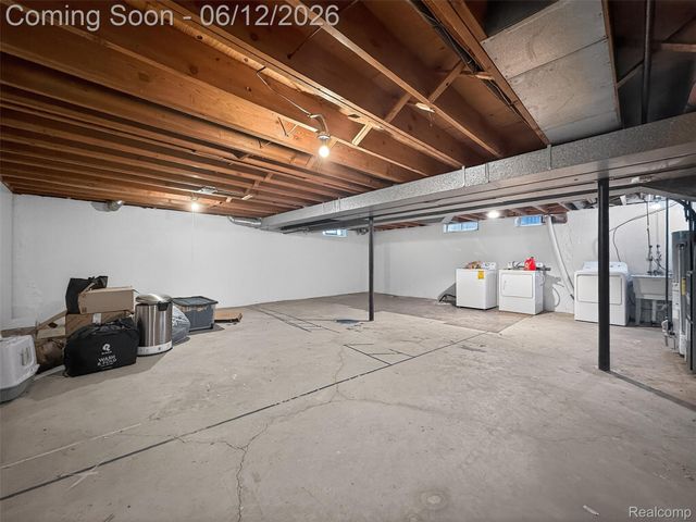 2449 Mulberry Square 32, Bloomfield Hills, MI 48302
