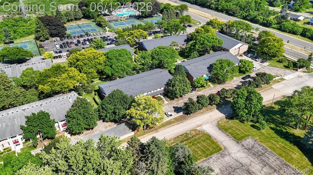 2449 Mulberry Square 32, Bloomfield Hills, MI 48302