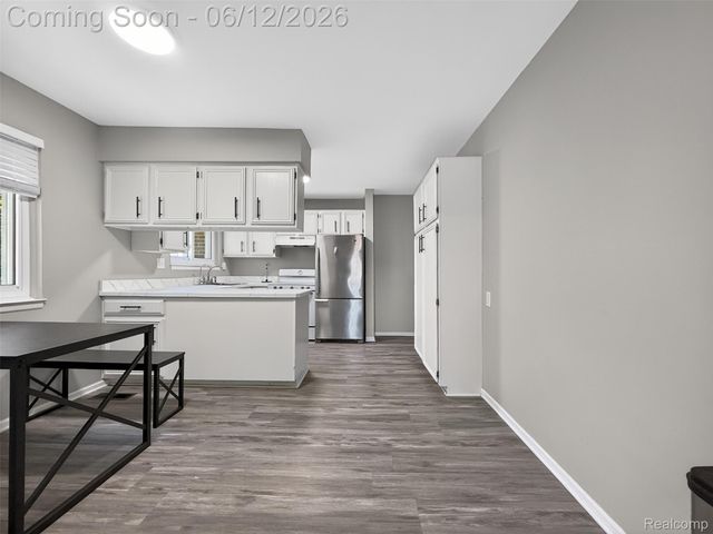 2449 Mulberry Square 32, Bloomfield Hills, MI 48302