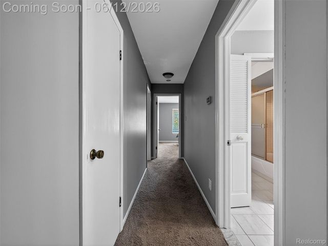 2449 Mulberry Square 32, Bloomfield Hills, MI 48302