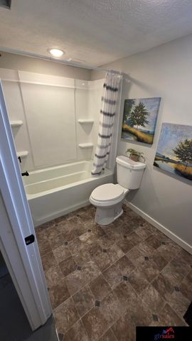 2730 Whitmore Street, Omaha, NE 68112