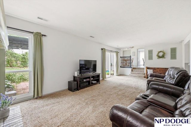 3704 Schuemann Drive, Bellevue, NE 68123