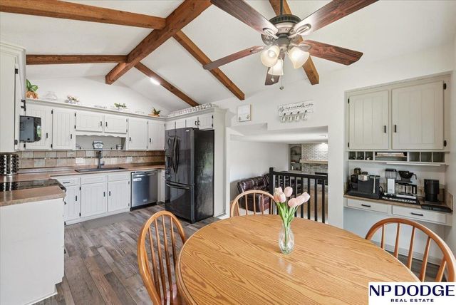 3704 Schuemann Drive, Bellevue, NE 68123