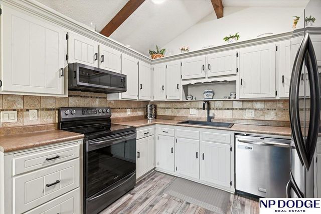 3704 Schuemann Drive, Bellevue, NE 68123