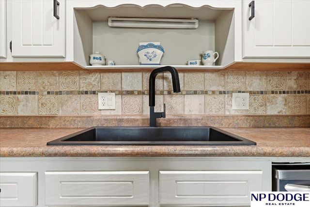 3704 Schuemann Drive, Bellevue, NE 68123