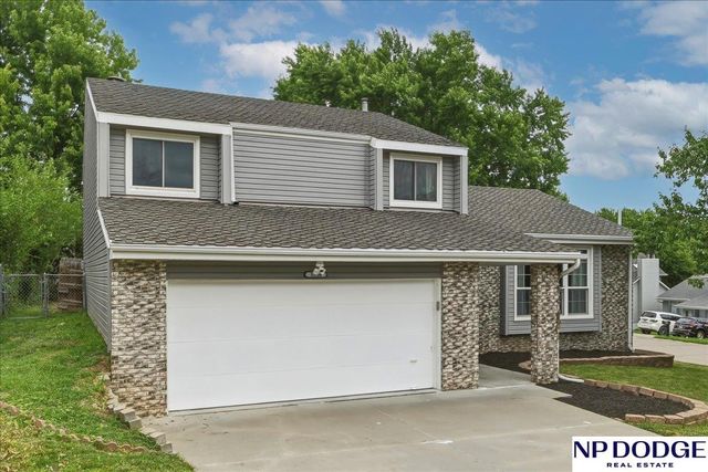 3704 Schuemann Drive, Bellevue, NE 68123