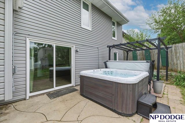 3704 Schuemann Drive, Bellevue, NE 68123