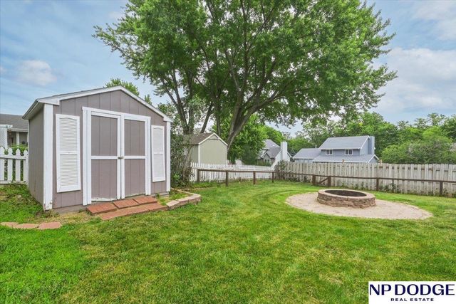 3704 Schuemann Drive, Bellevue, NE 68123