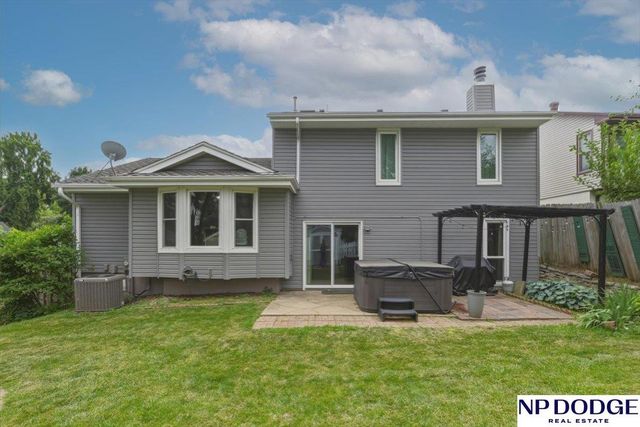 3704 Schuemann Drive, Bellevue, NE 68123