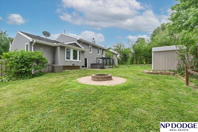 3704 Schuemann Drive, Bellevue, NE 68123