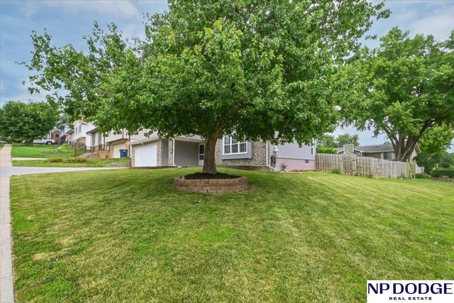 3704 Schuemann Drive, Bellevue, NE 68123