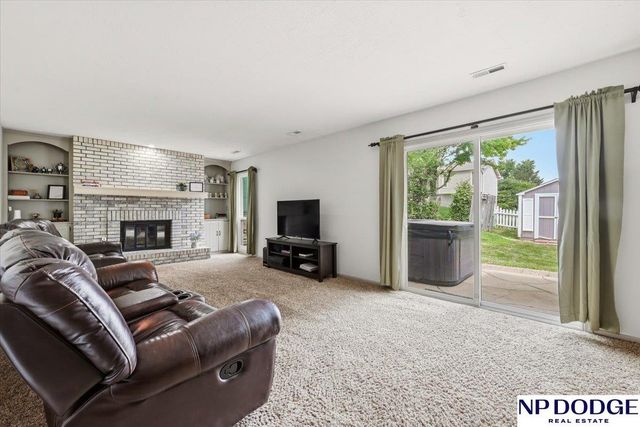 3704 Schuemann Drive, Bellevue, NE 68123