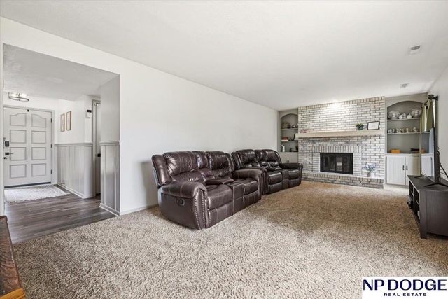 3704 Schuemann Drive, Bellevue, NE 68123