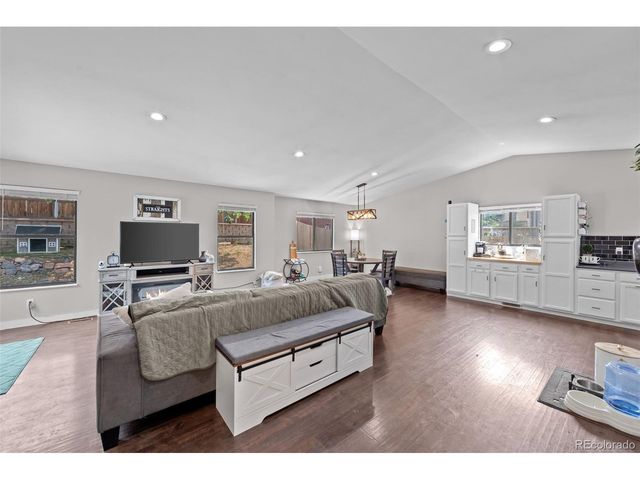 858 Hubbell Dr, Colorado Springs, CO 80911