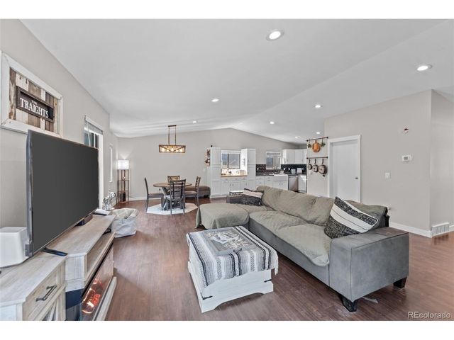858 Hubbell Dr, Colorado Springs, CO 80911