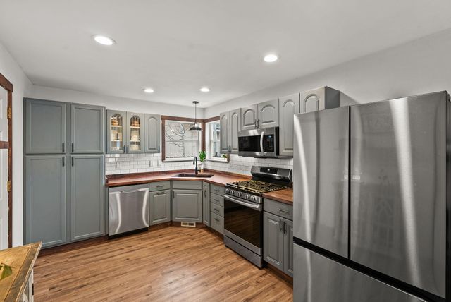 21387 Starling Drive, Bend, OR 97701