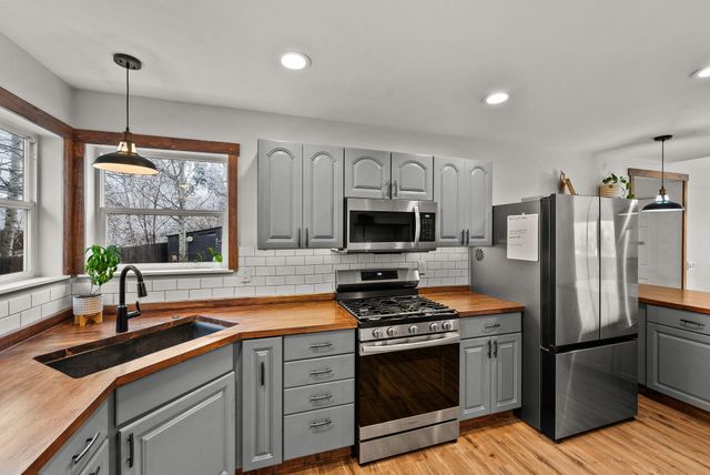 21387 Starling Drive, Bend, OR 97701