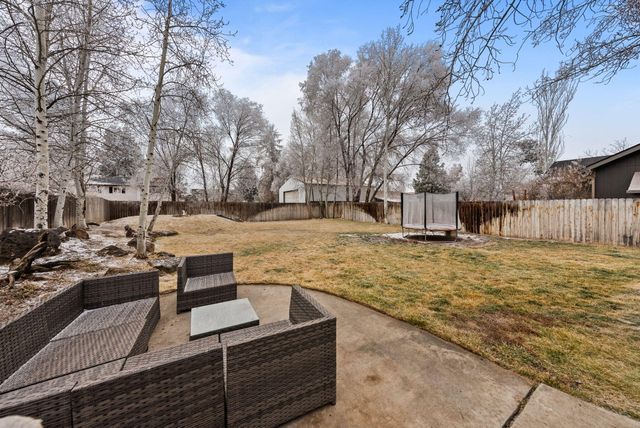 21387 Starling Drive, Bend, OR 97701