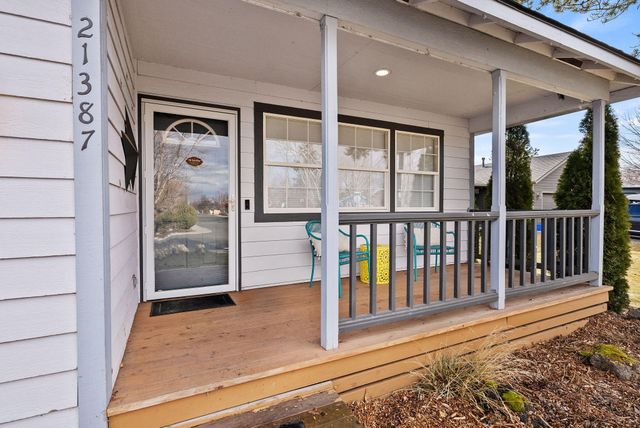 21387 Starling Drive, Bend, OR 97701